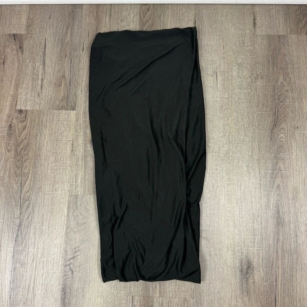 Beyond Yoga Infinity Scarf Hidden Pocket Classic Black Athleisure Layering